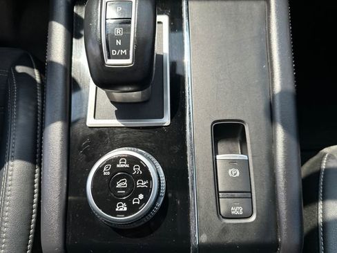 Used 2023 Mitsubishi Outlander SE image 32