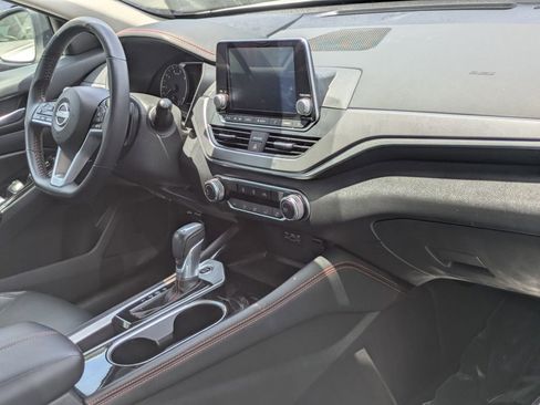 Used 2025 Nissan Altima 2.5 SR FWD image 31
