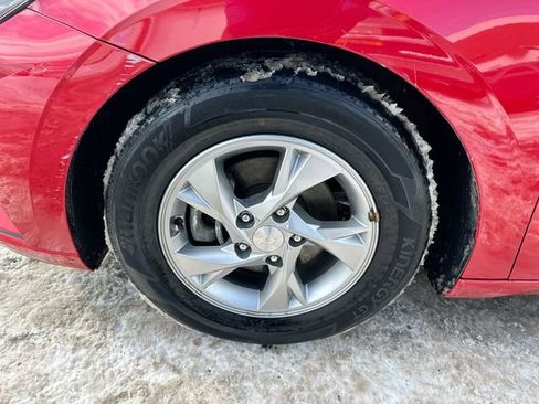 Used 2021 Hyundai Elantra SE image 20