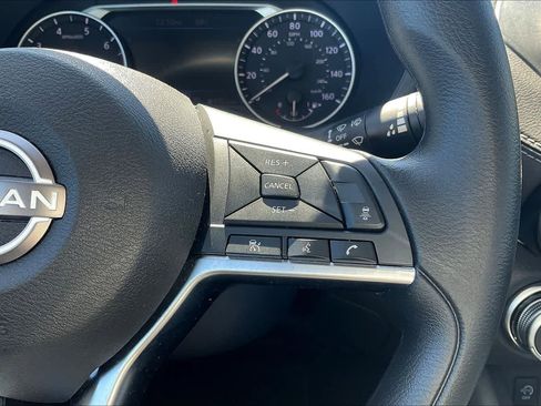 Used 2025 Nissan Sentra SV image 25