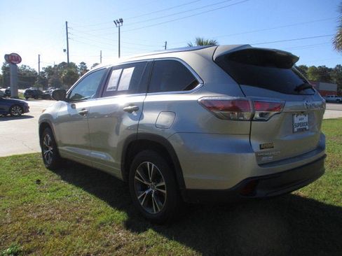 Used 2016 Toyota Highlander XLE image 5