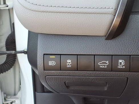 Used 2020 Toyota Camry LE image 18