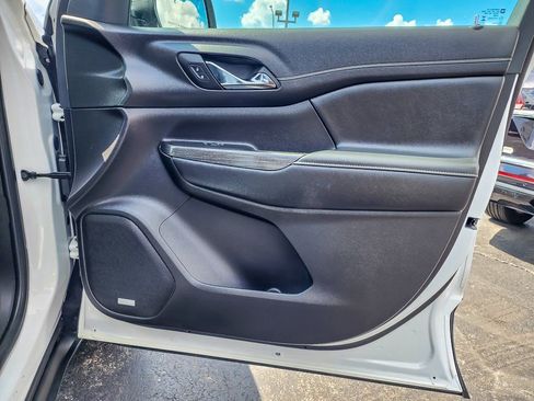 Certified 2023 GMC Acadia SLT image 21