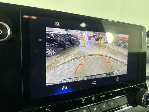 Used 2024 Chevrolet Colorado Trail Boss w/ Advanced Trailering Package image 18