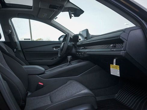 New 2025 Honda Accord SE image 9