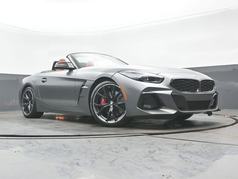 Used 2024 BMW Z4 M40i w/ Premium Package image 25