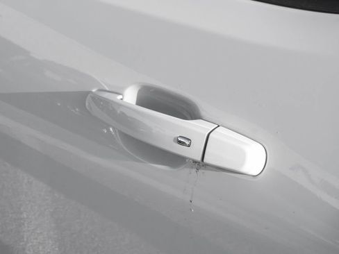 Used 2018 Chevrolet Camaro ZL1 image 39