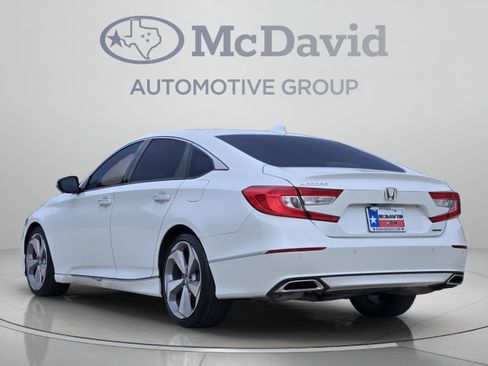 Used 2018 Honda Accord Touring image 4
