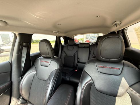 Used 2021 Jeep Cherokee Trailhawk image 34