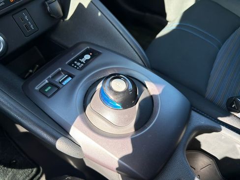 Used 2023 Nissan Leaf S image 57