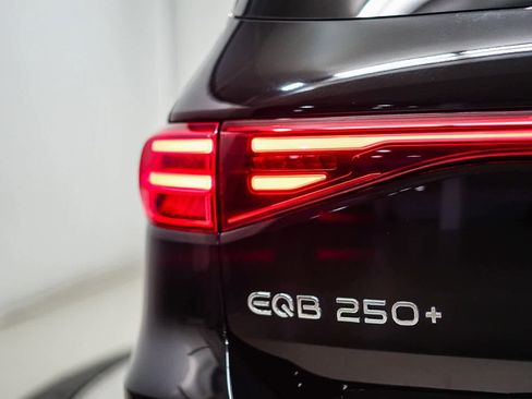 Certified 2024 Mercedes-Benz EQB 250+ image 9