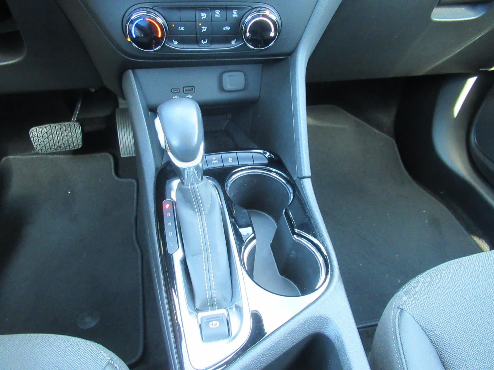 Used 2024 Buick Encore GX Preferred w/ Comfort Package FWD image 27