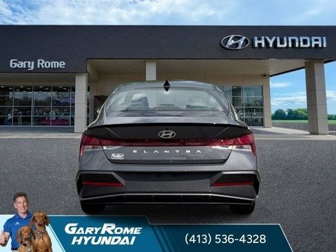Certified 2025 Hyundai Elantra Sport FWD image 12