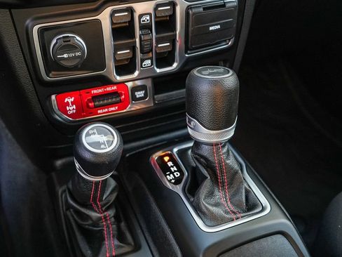 Used 2020 Jeep Wrangler Unlimited Rubicon AWD/4WD image 18