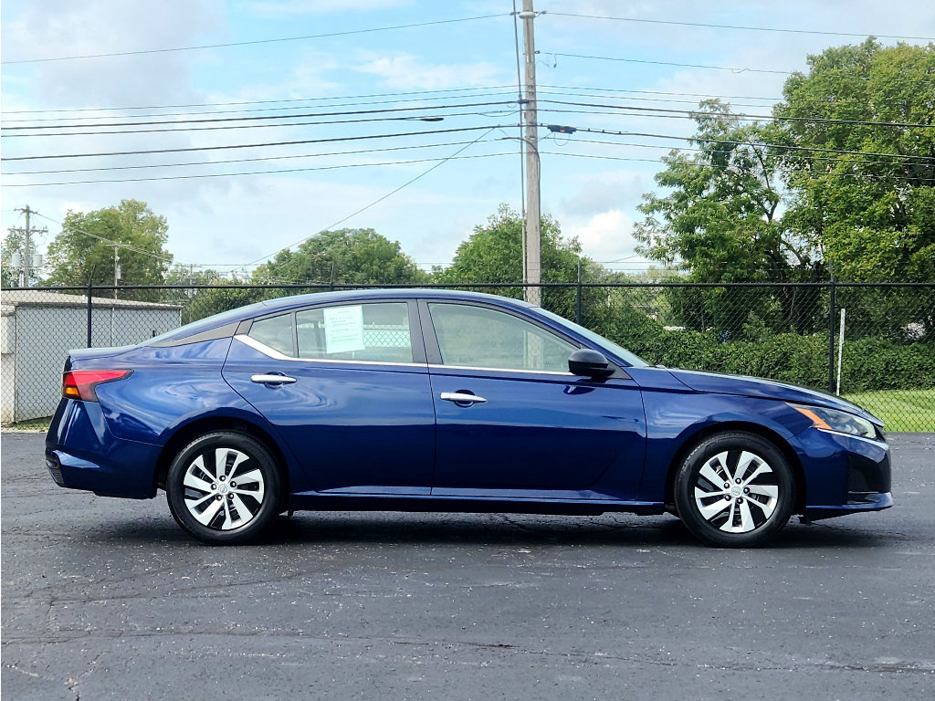 Used 2024 Nissan Altima 2.5 S FWD image 8