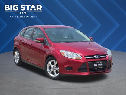 Used 2014 Ford Focus SE FWD image 1