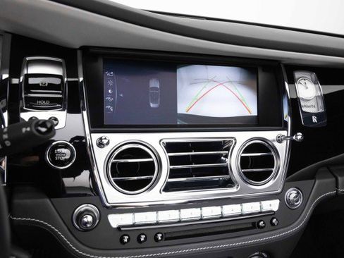 Used 2019 Rolls-Royce Dawn RWD image 20