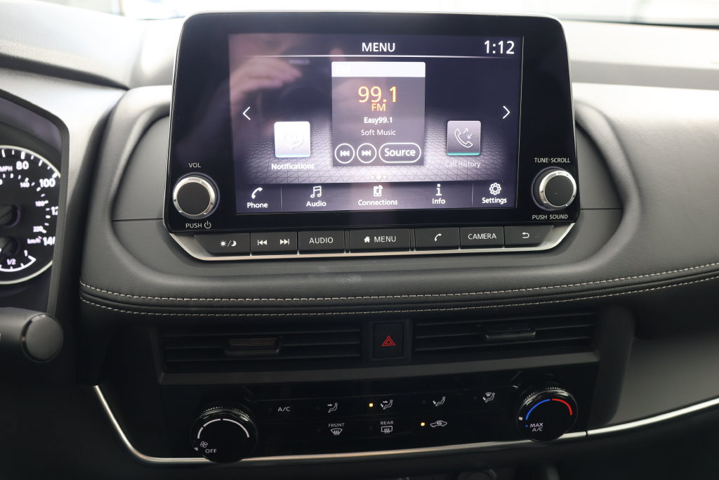 Used 2026 Nissan Rogue S FWD image 14