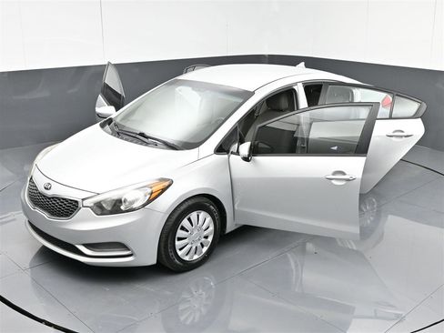 Used 2015 Kia Forte LX image 39