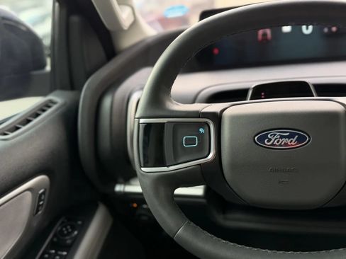 Used 2025 Ford Expedition Active AWD/4WD image 26