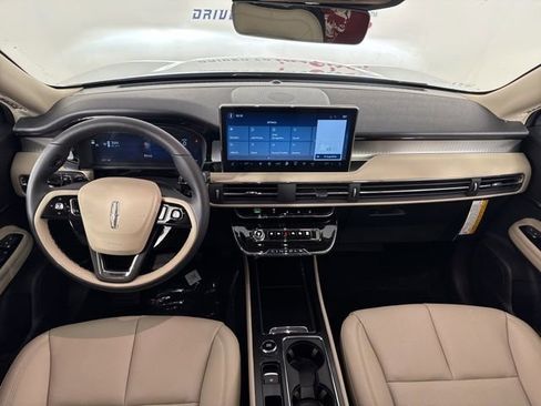 New 2026 Lincoln Corsair Premiere image 9