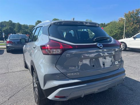 Used 2021 Nissan Kicks SV FWD image 6
