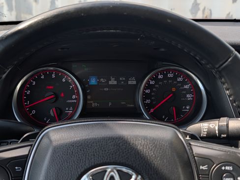 Used 2018 Toyota Camry XSE FWD image 26