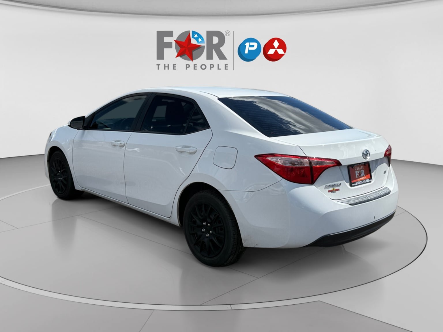 Used 2019 Toyota Corolla LE w/ Carpet Mat Package (TMS) FWD image 3
