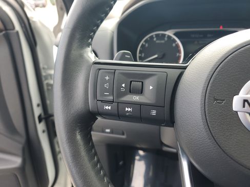 Used 2021 Nissan Rogue SV w/ Premium Package image 22