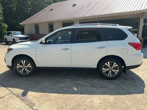 Used 2019 Nissan Pathfinder SV image 7
