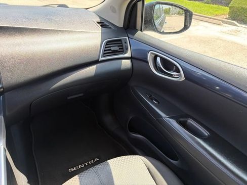 Used 2019 Nissan Sentra SR Turbo FWD image 18