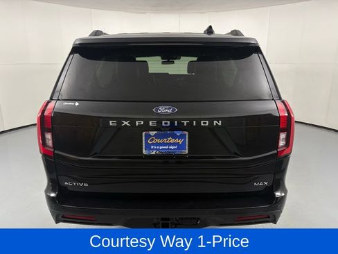 Used 2025 Ford Expedition Max Active AWD/4WD image 9