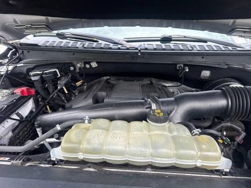 Used 2019 Ford Expedition XLT w/ Equipment Group 202A RWD image 19