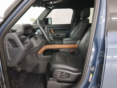 Used 2021 Land Rover Defender 110 X-Dynamic HSE image 5