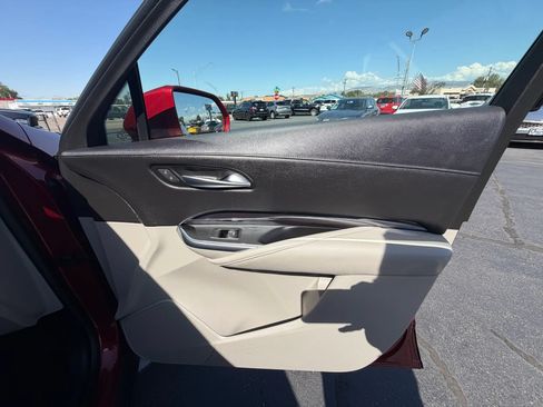 Used 2019 Cadillac XT4 Luxury FWD image 15