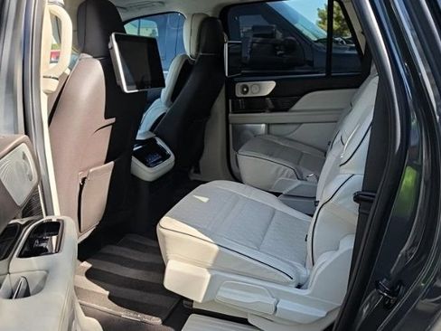 Used 2022 Lincoln Navigator L Black Label AWD/4WD image 4