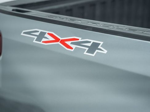 Used 2025 Chevrolet Silverado 1500 LT image 16