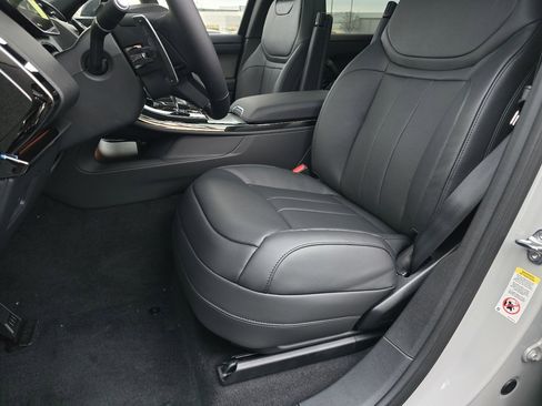 New 2025 Land Rover Range Rover Sport Dynamic SE image 39