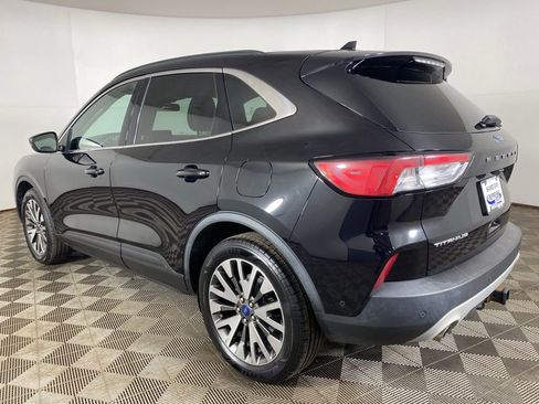 Used 2020 Ford Escape Titanium image 10