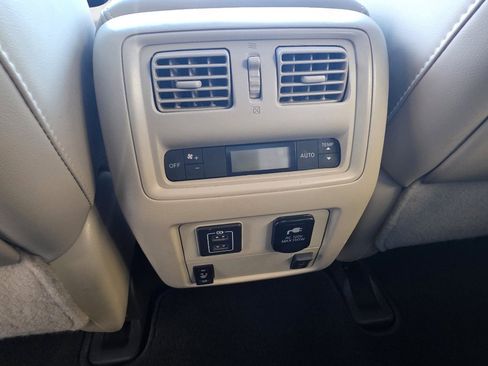 Used 2018 Nissan Pathfinder SL w/ SL Premium Package image 15