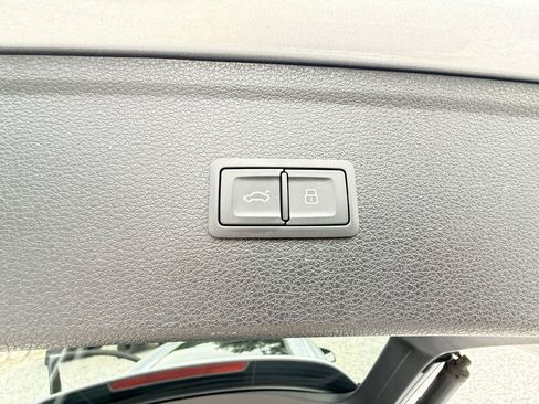 Used 2019 Audi Q5 2.0T Premium w/ Convenience Package AWD/4WD image 24