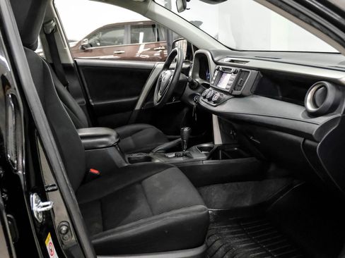 Used 2017 Toyota RAV4 LE FWD image 27