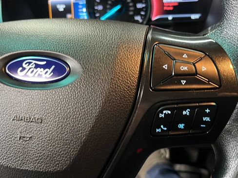Used 2017 Ford Explorer XLT w/ Equipment Group 202A AWD/4WD image 36
