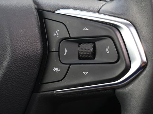 Used 2025 Chevrolet Trax ACTIV w/ Sunroof Package image 22