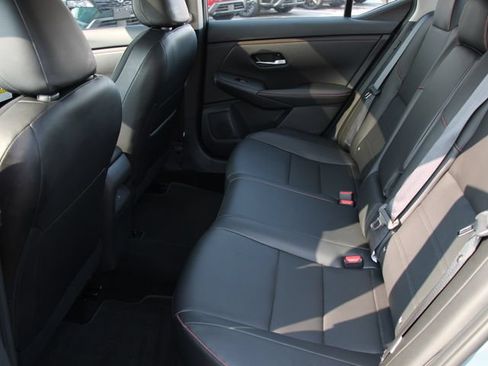 Used 2025 Nissan Sentra SR w/ SR Premium Package FWD image 27