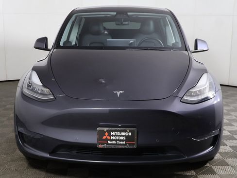 Used 2021 Tesla Model Y Long Range image 12