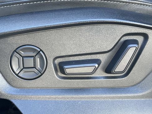 Used 2022 Audi Q8 Premium Plus image 19