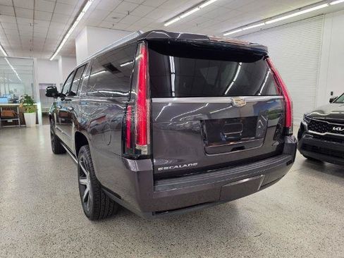 Used 2016 Cadillac Escalade ESV Premium AWD/4WD image 7