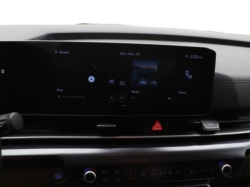 Used 2025 Kia Carnival FWD image 20