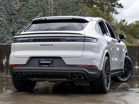 Certified 2025 Porsche Cayenne S image 11